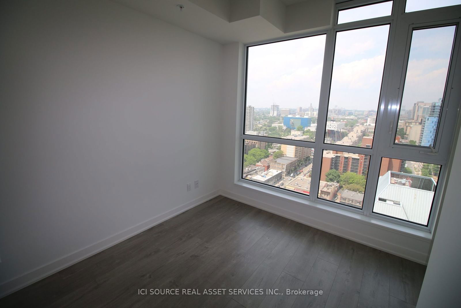 30 Nelson St, unit 2202 for rent - image #8