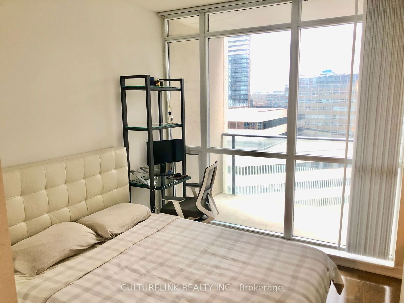 770 Bay St, unit 1102 for rent