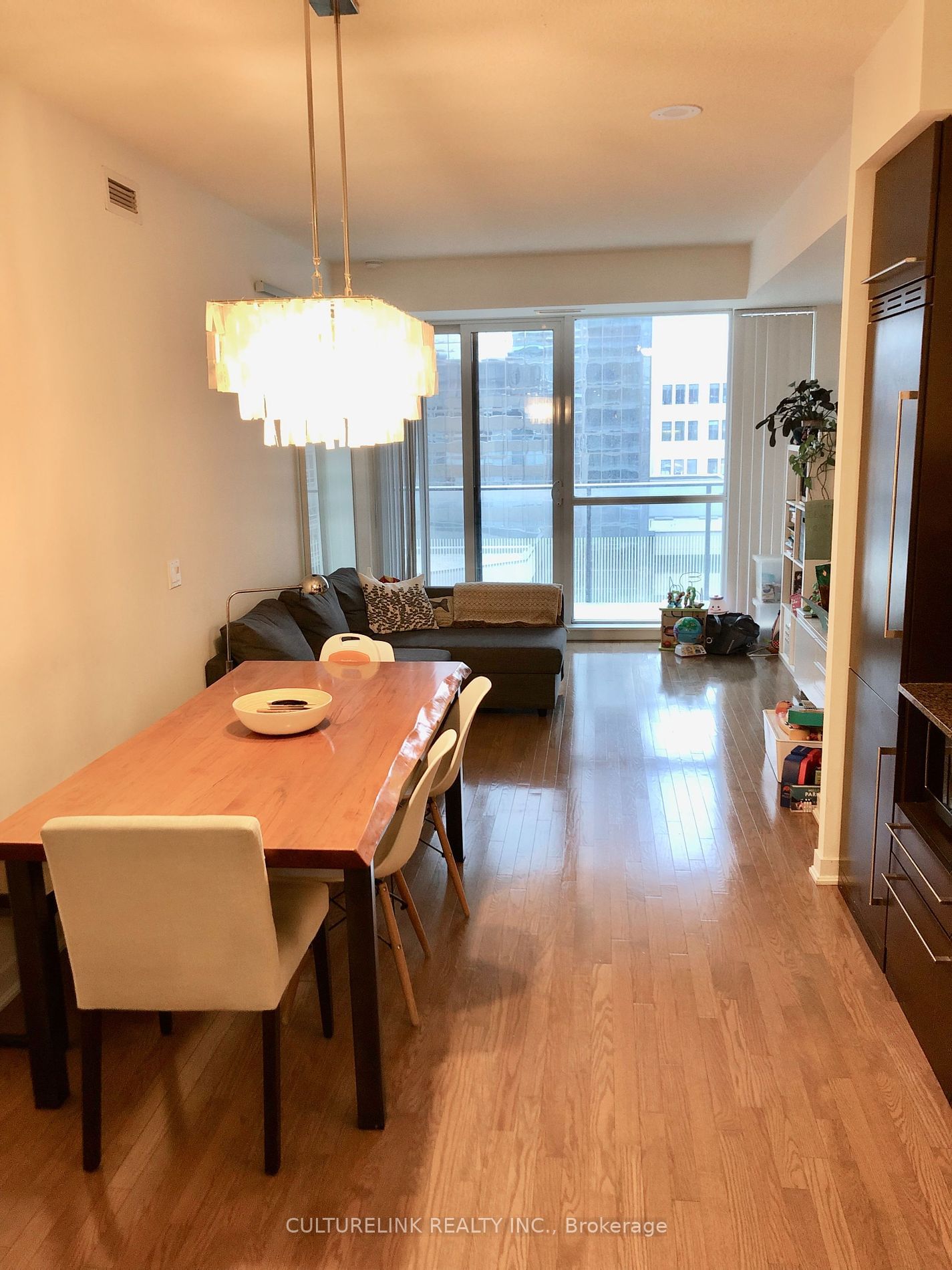 770 Bay St, unit 1102 for rent