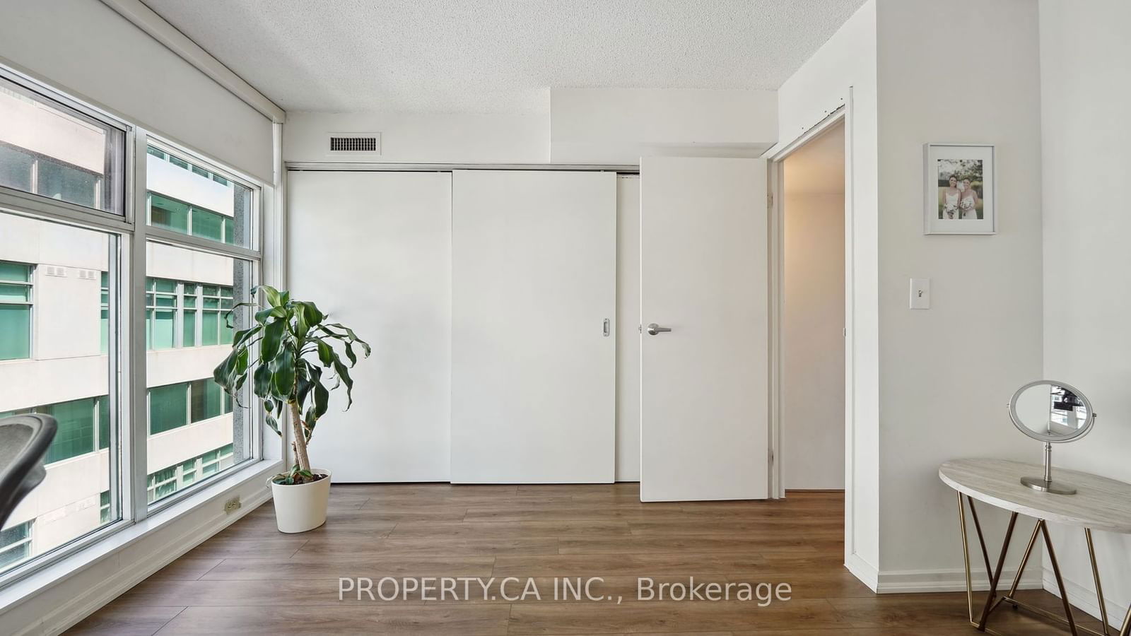 388 Richmond St W, unit 1110 for sale - image #19