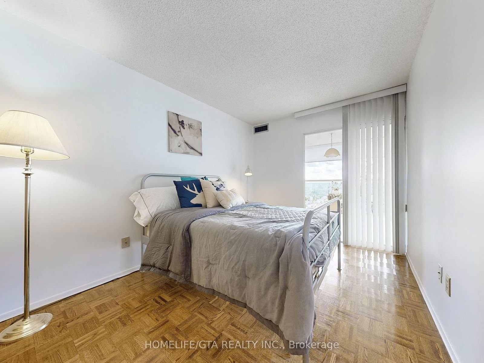 5460 Yonge St, unit #1402 for sale