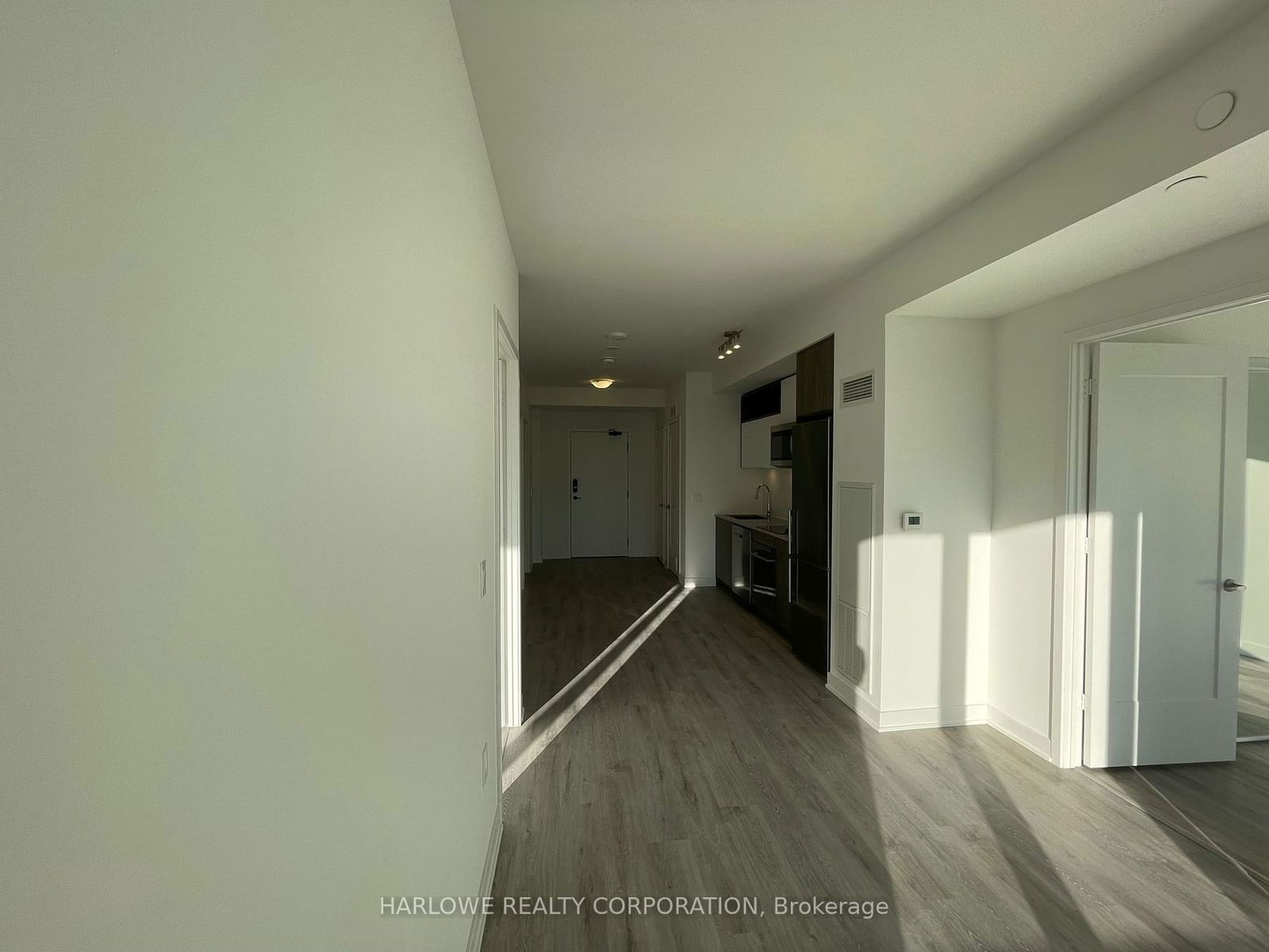 121 Lower Sherbourne St, unit 951 SW for rent - image #3