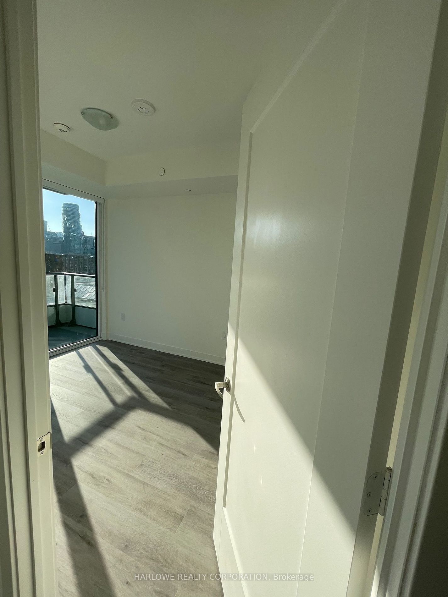 121 Lower Sherbourne St, unit 951 SW for rent - image #8