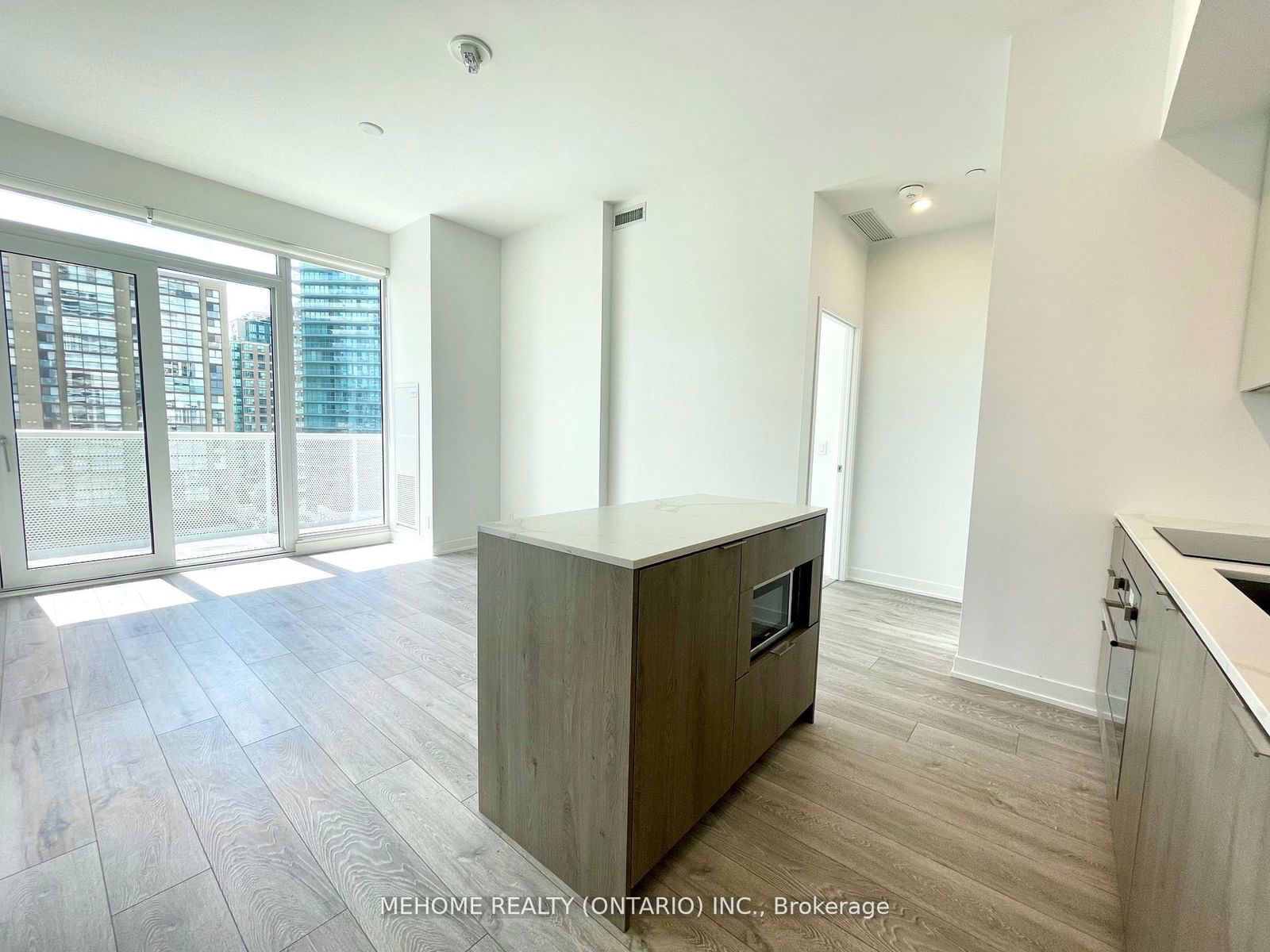 15 Holmes Ave, unit 804 for rent - image #3