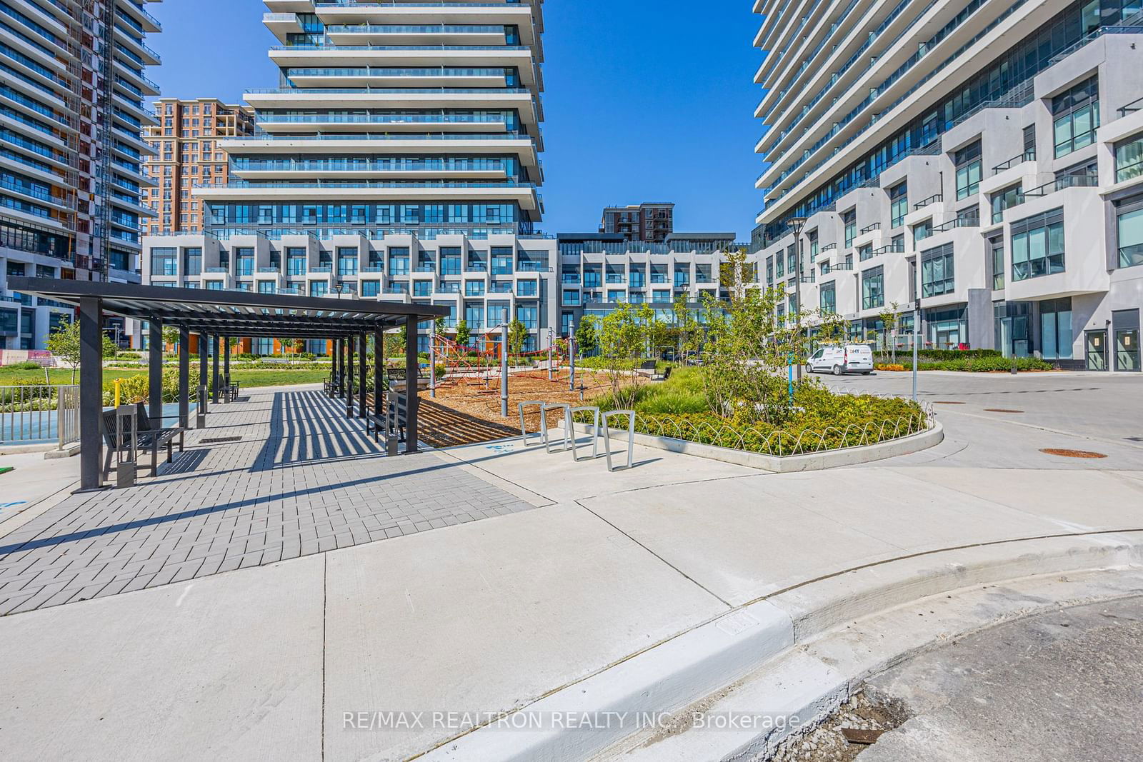 30 Inn On The Park Dr, unit 1510 for sale - image #3