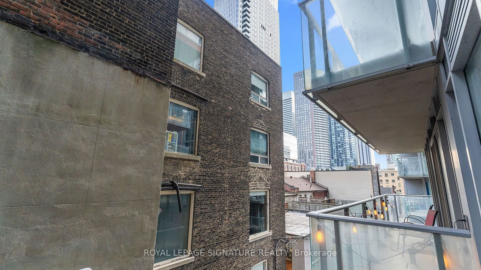 126 Simcoe St, unit 402 for sale - image #14