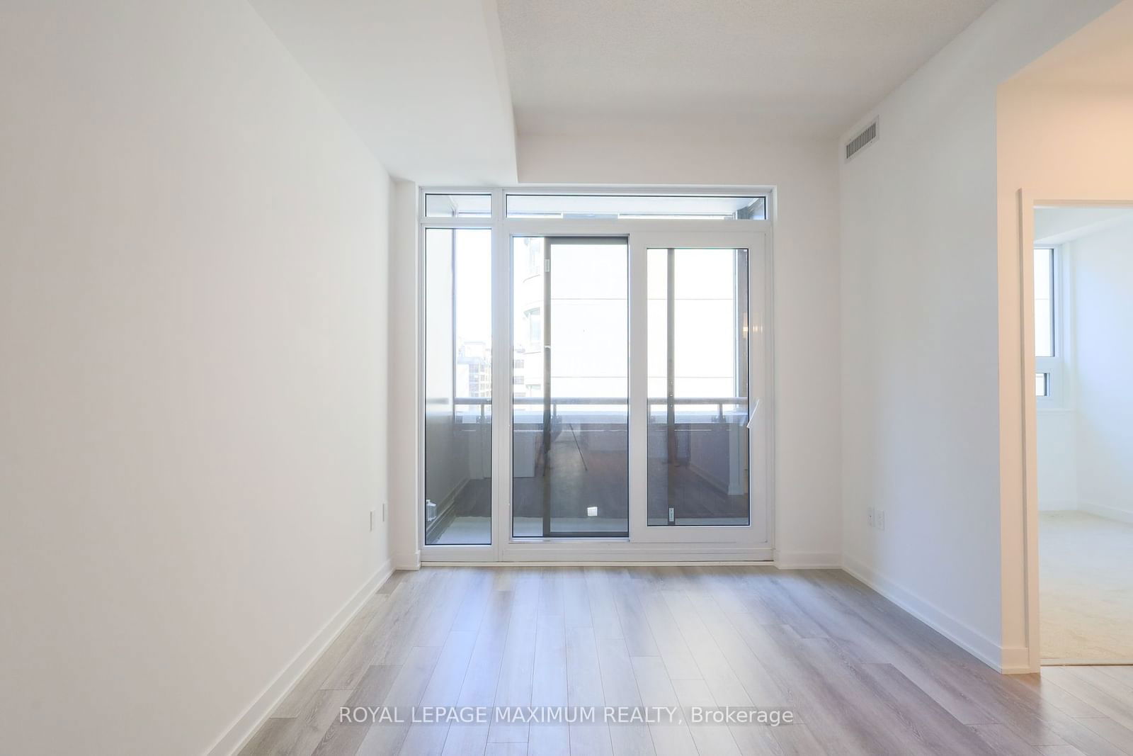 234 Simcoe St, unit 720 for sale - image #11