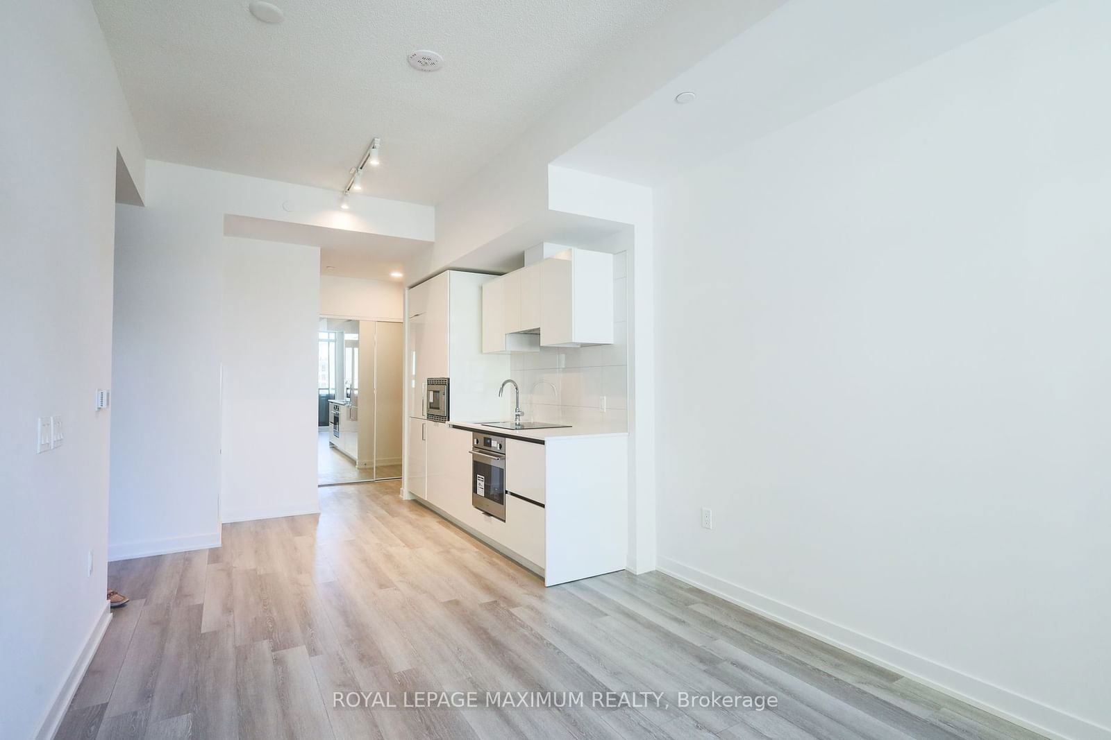 234 Simcoe St, unit 720 for sale - image #12