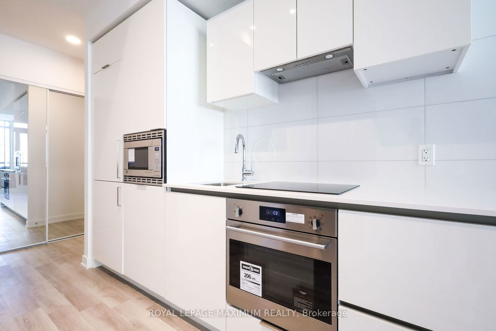 234 Simcoe St, unit 720 for sale - image #6