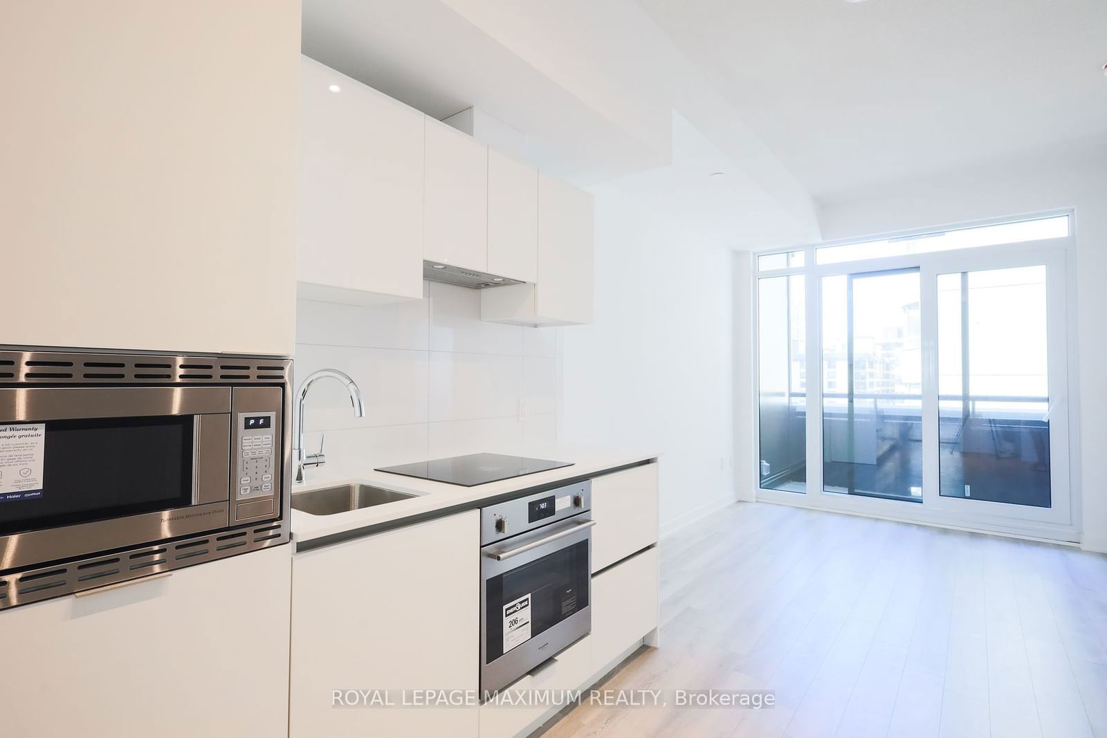 234 Simcoe St, unit 720 for sale - image #8