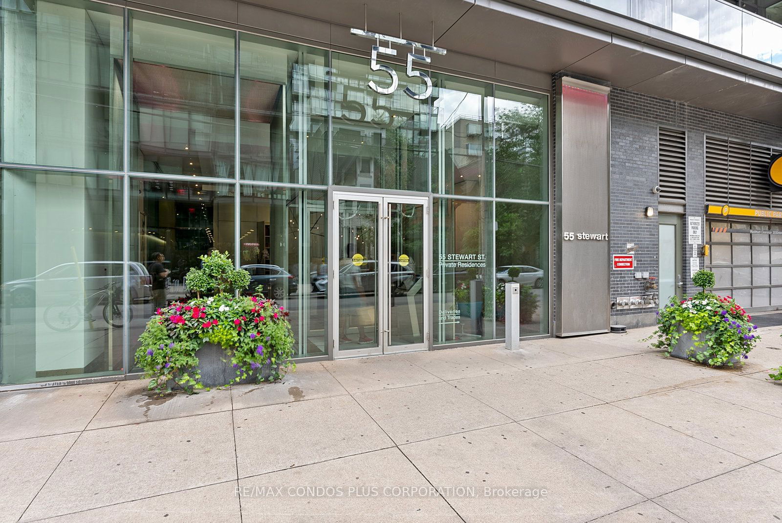 55 Stewart St, unit 710 for rent - image #2