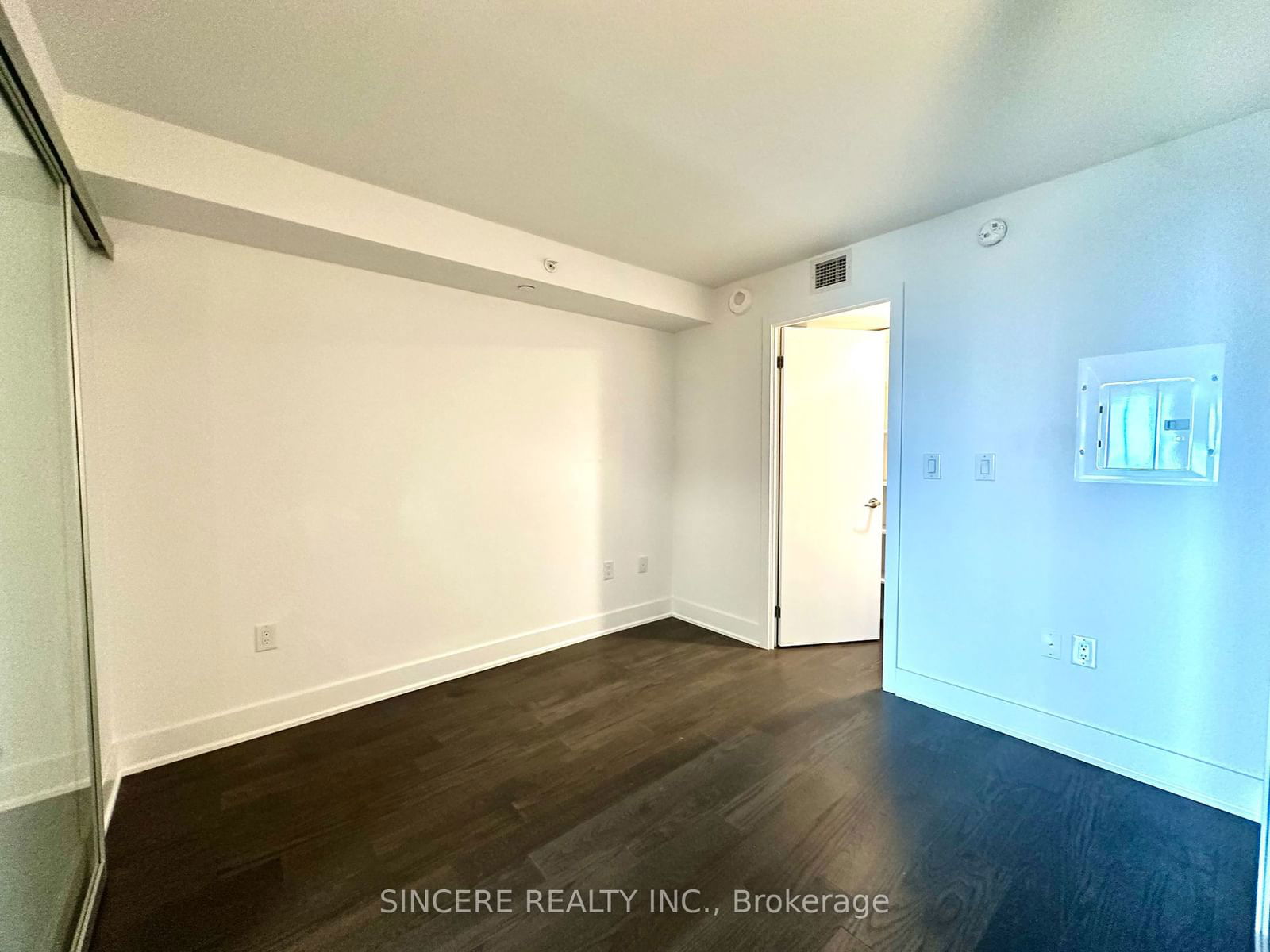 955 Bay St, unit 2907 for rent - image #6