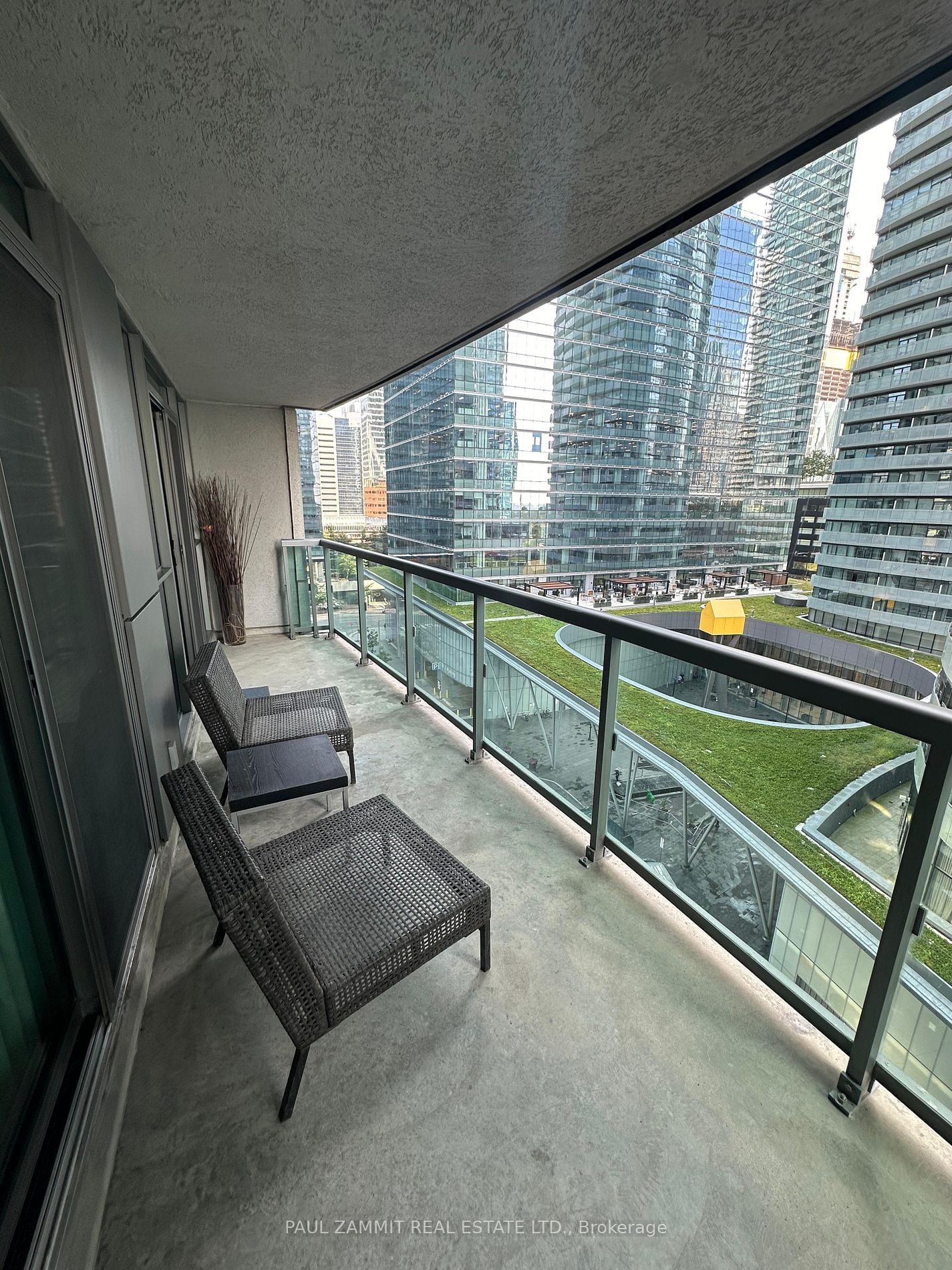 19 Grand Trunk Cres, unit 1107 for rent - image #14