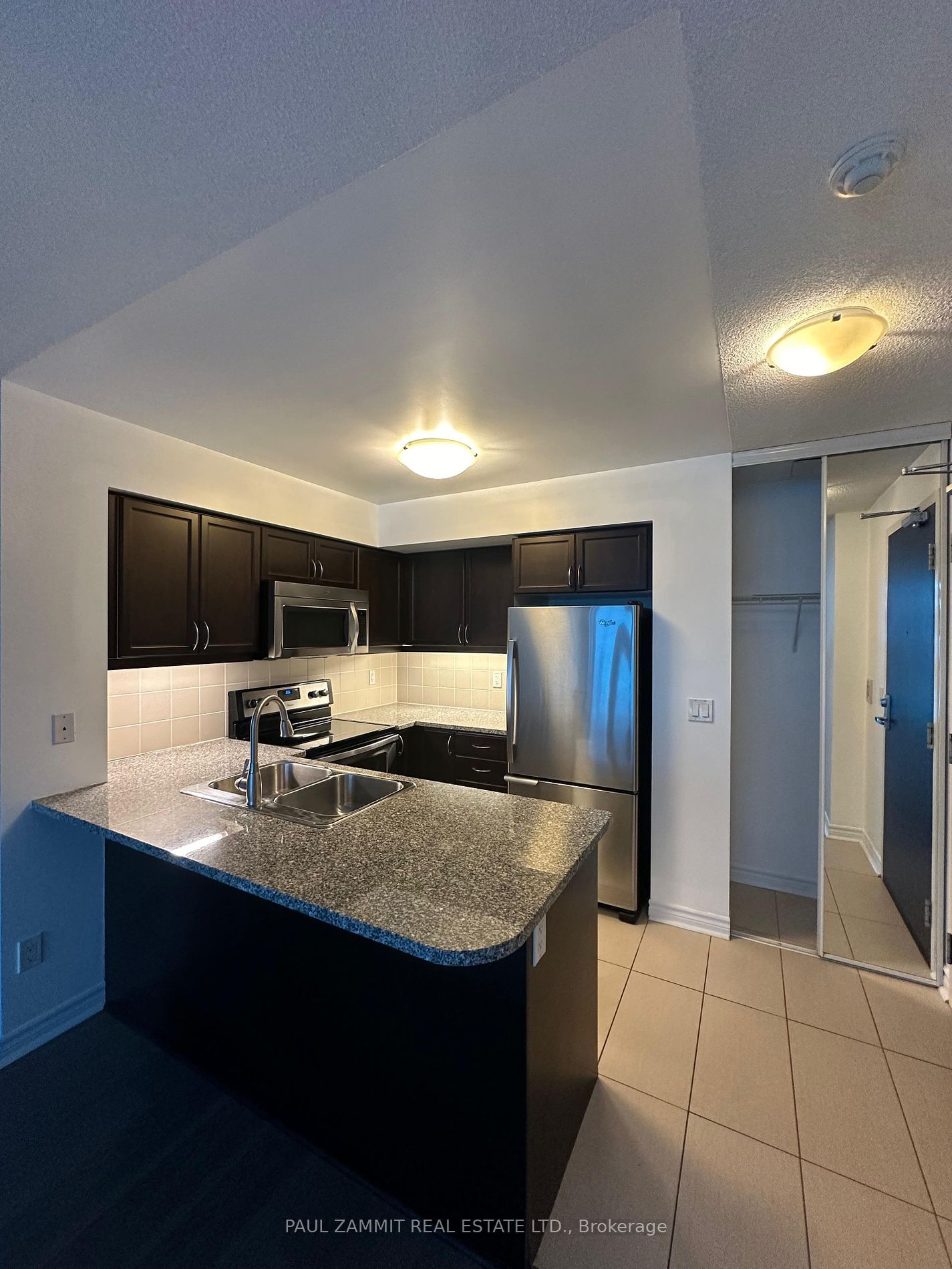 19 Grand Trunk Cres, unit 1107 for rent - image #7