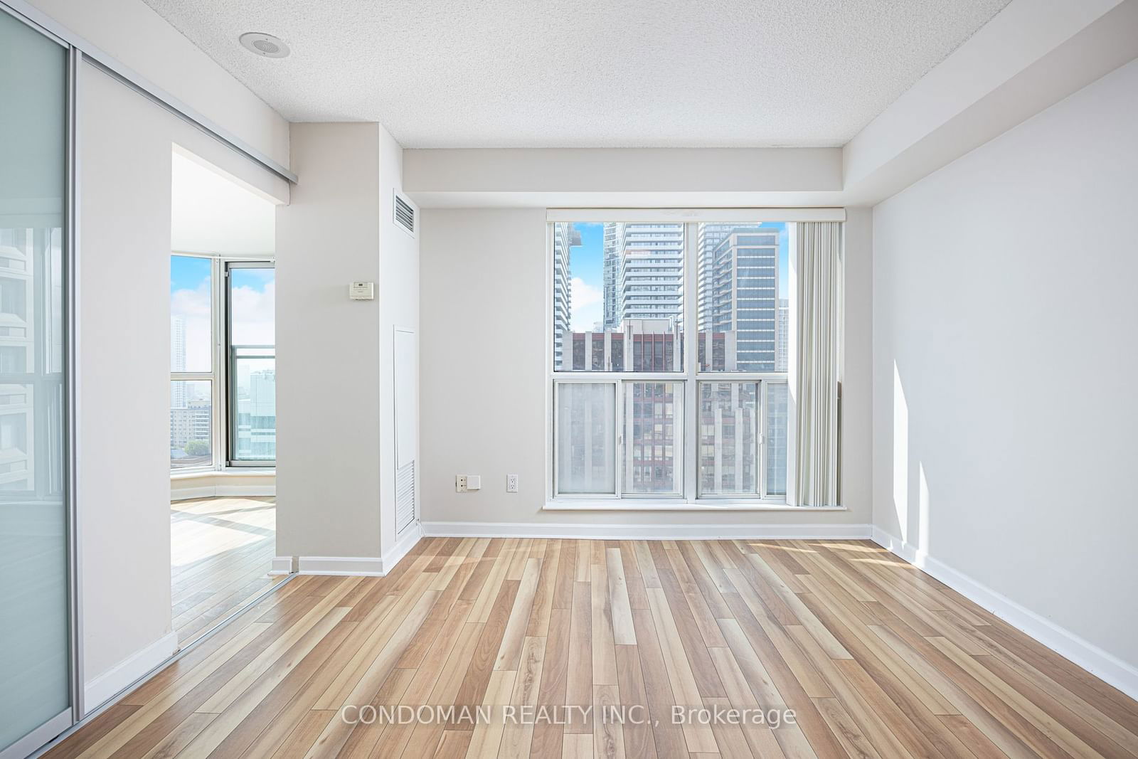 8 Park Rd, unit 2611 for rent - image #2