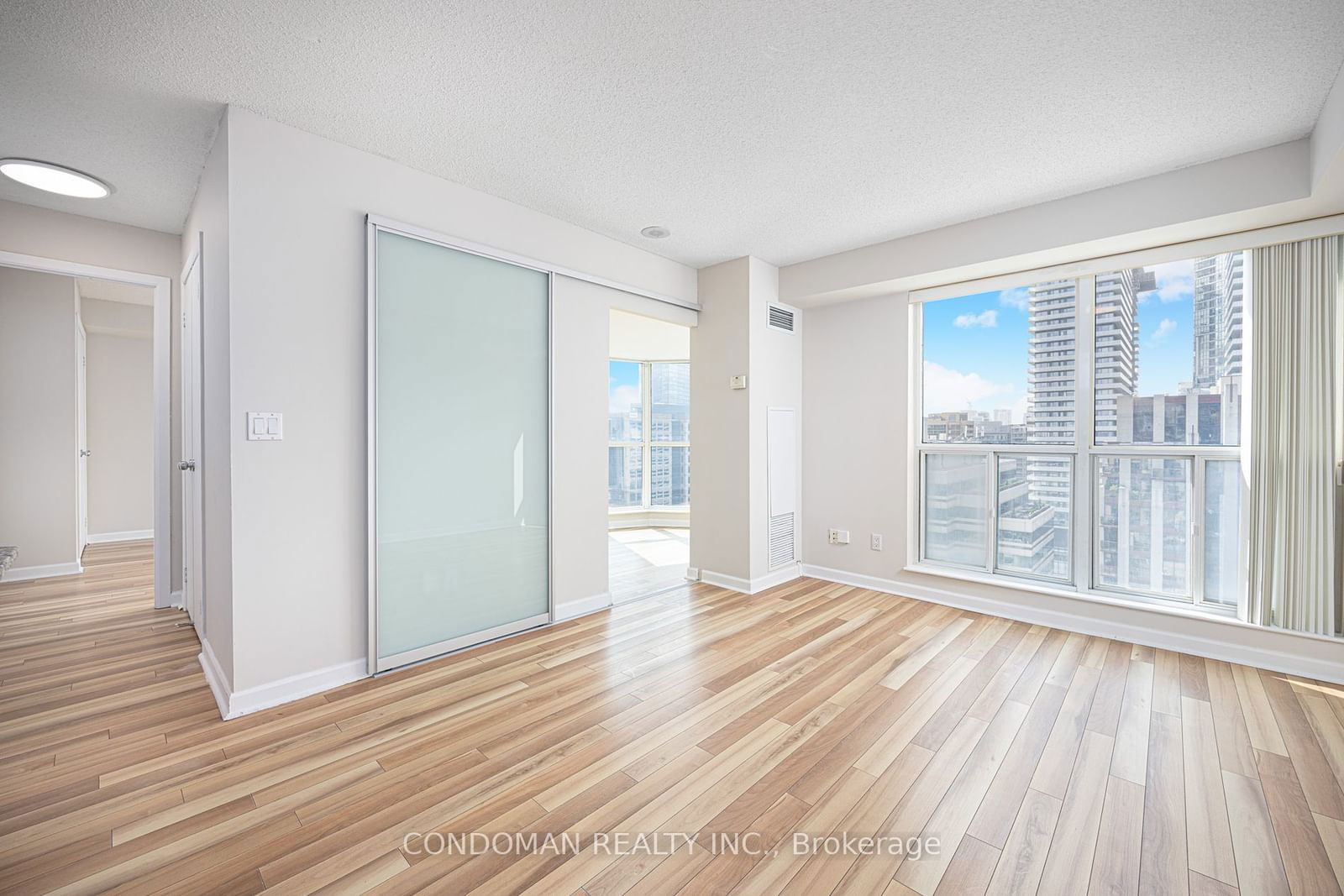 8 Park Rd, unit 2611 for rent - image #3