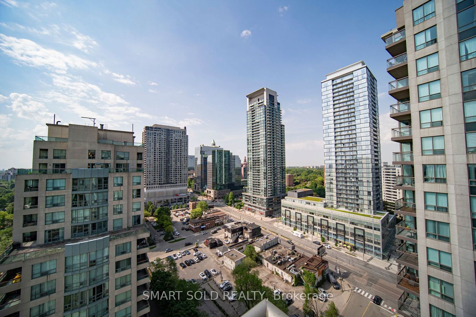 256 Doris Ave, unit Ph210 for sale