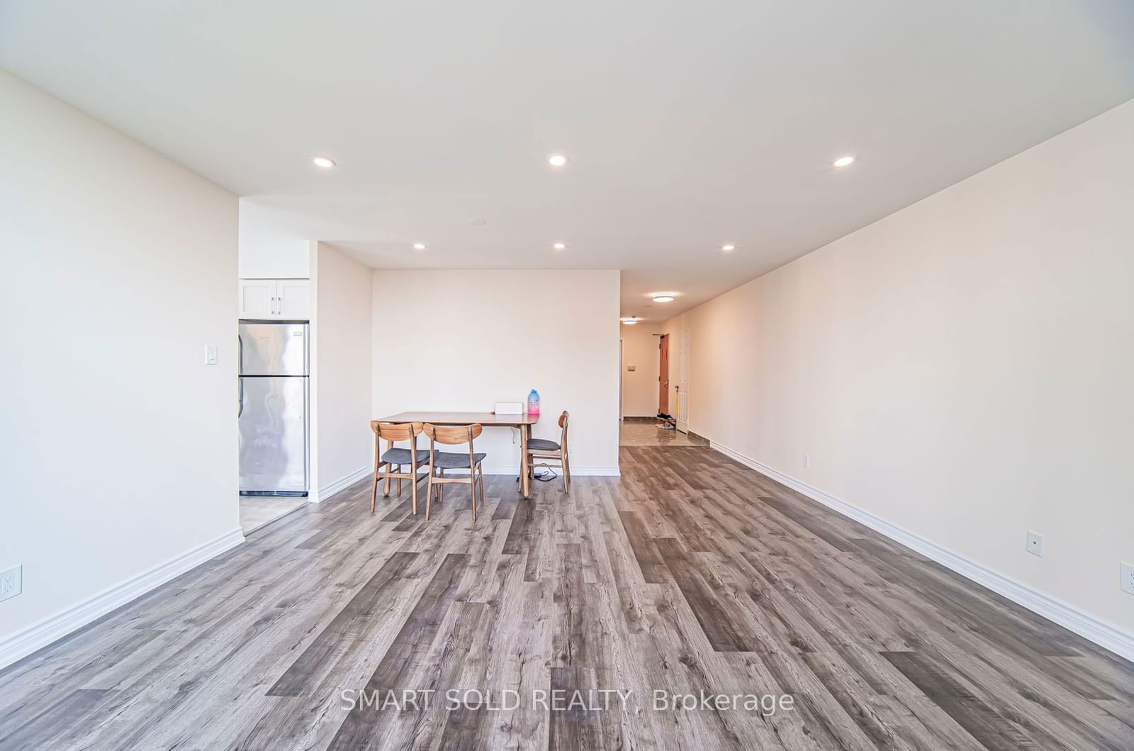 256 Doris Ave, unit Ph210 for sale - image #4