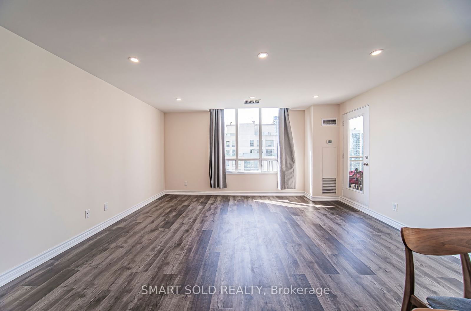 256 Doris Ave, unit Ph210 for sale - image #7