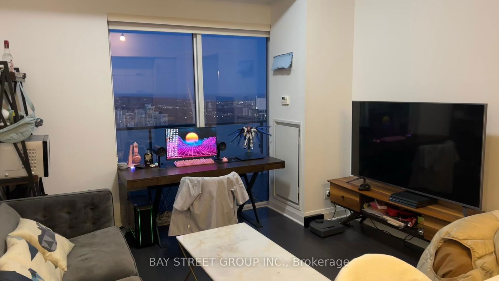 1080 Bay St, unit 5009 for rent - image #2