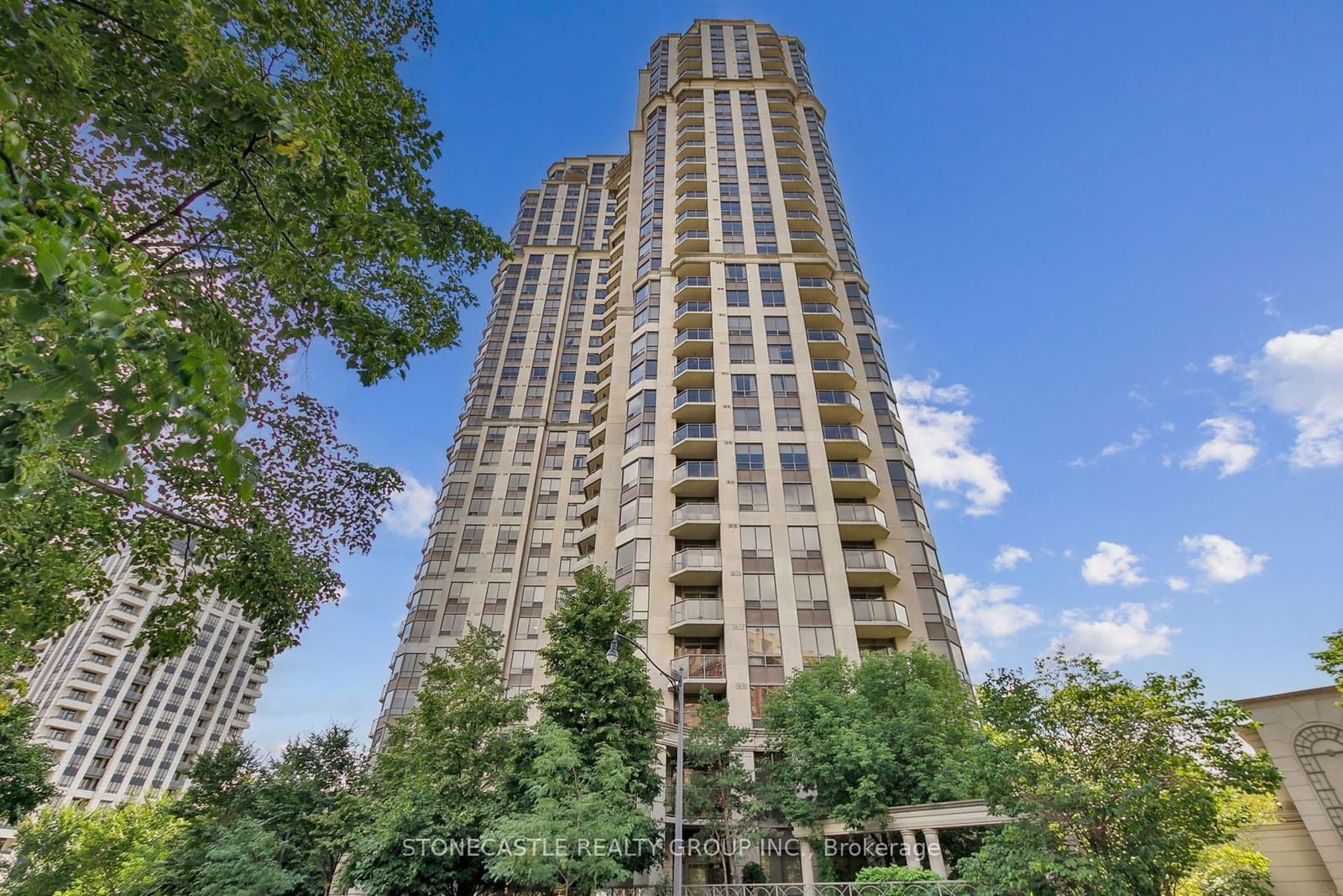 80 Harrison Garden Blvd, unit 1523 for sale