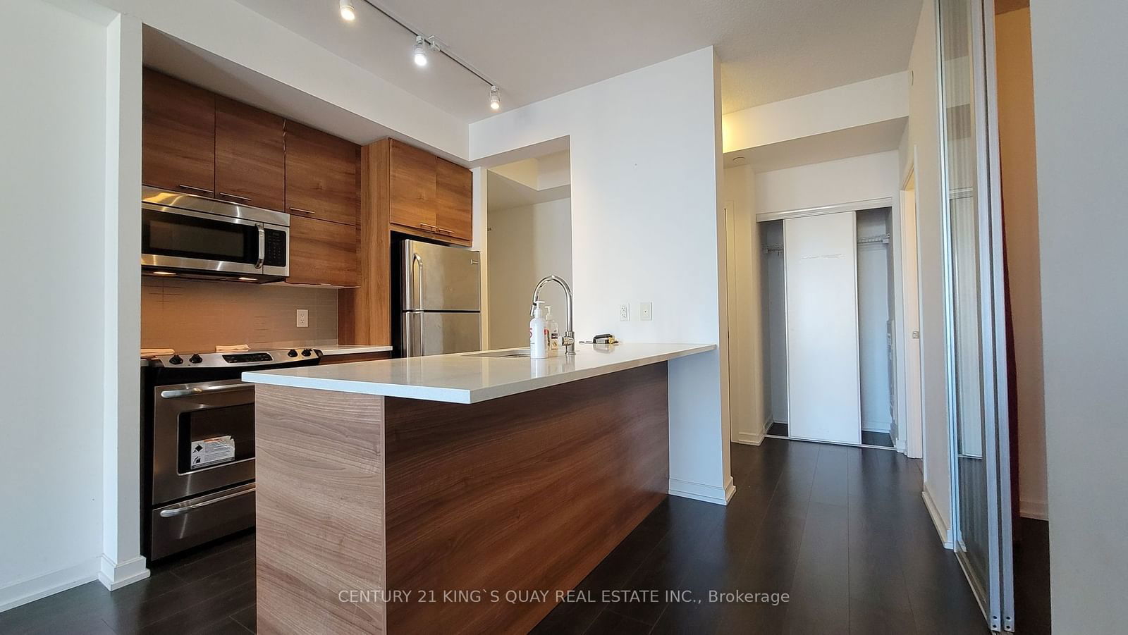 66 Forest Manor Rd, unit 707 for rent - image #2