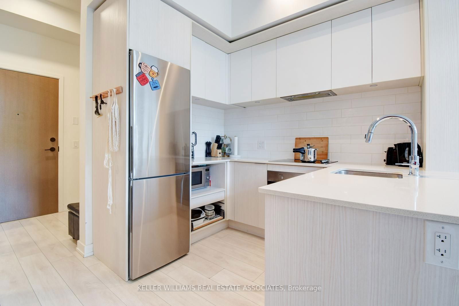 225 Sumach St, unit 201 for sale - image #13