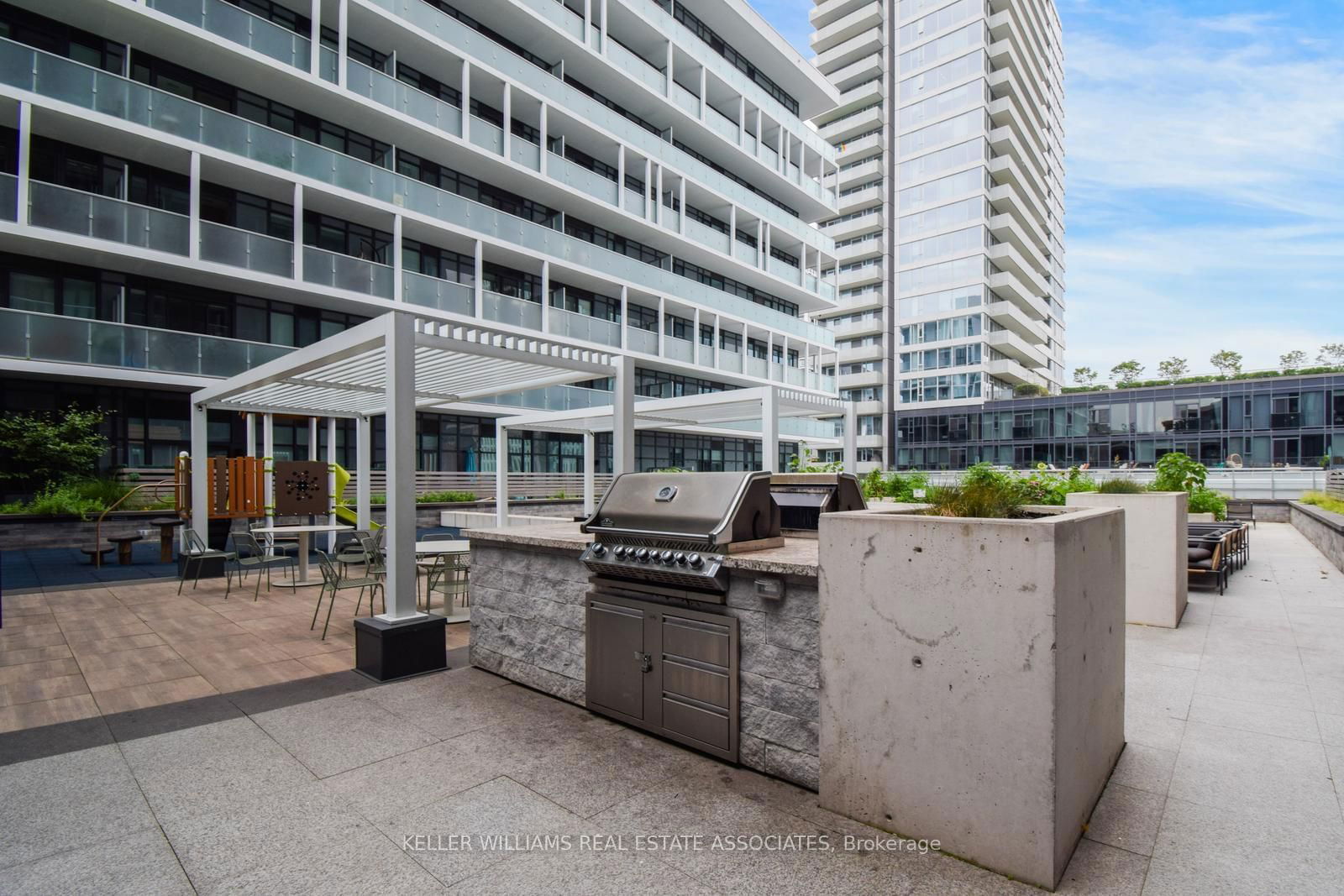 225 Sumach St, unit 201 for sale - image #27