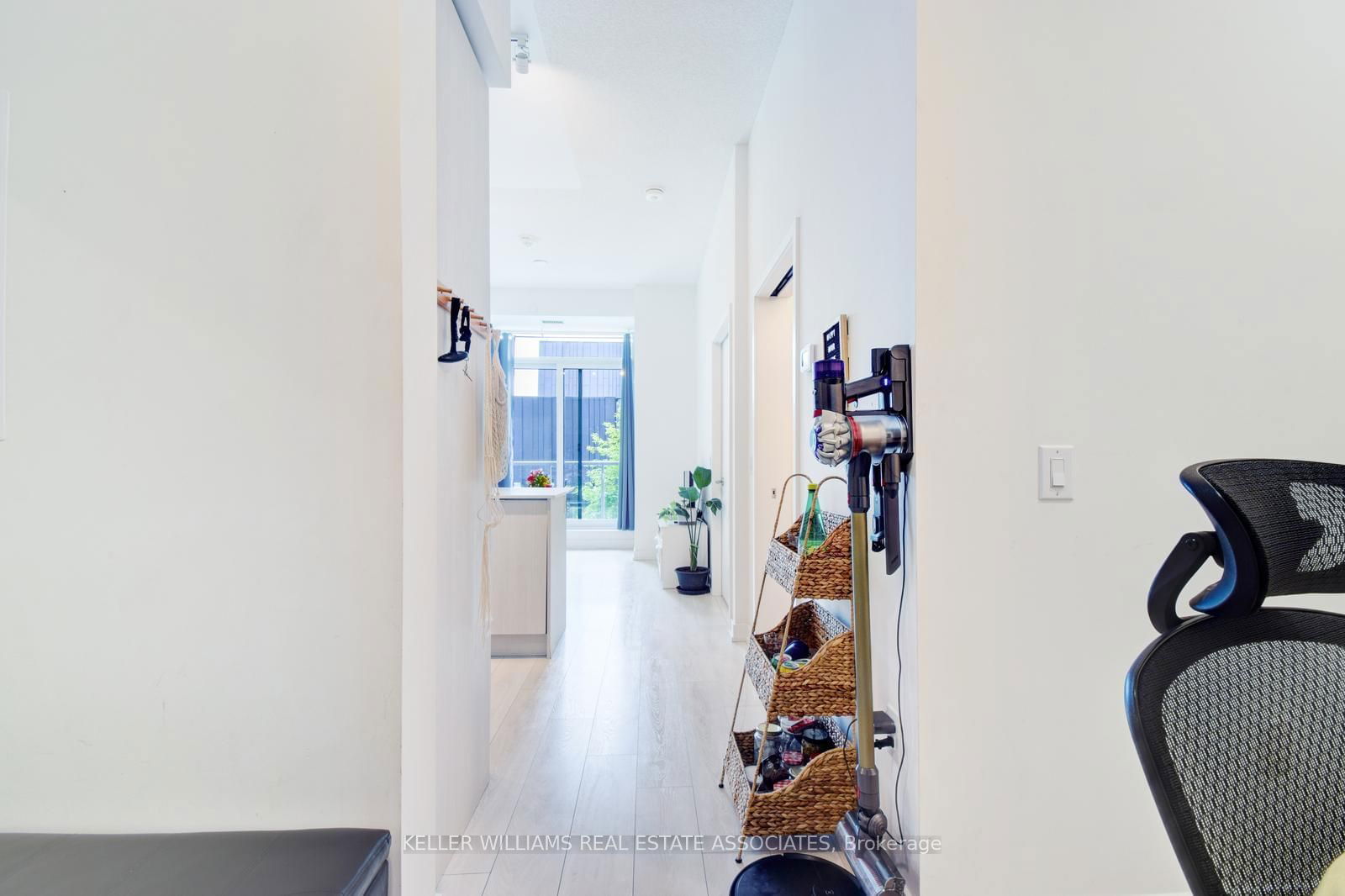 225 Sumach St, unit 201 for sale - image #7