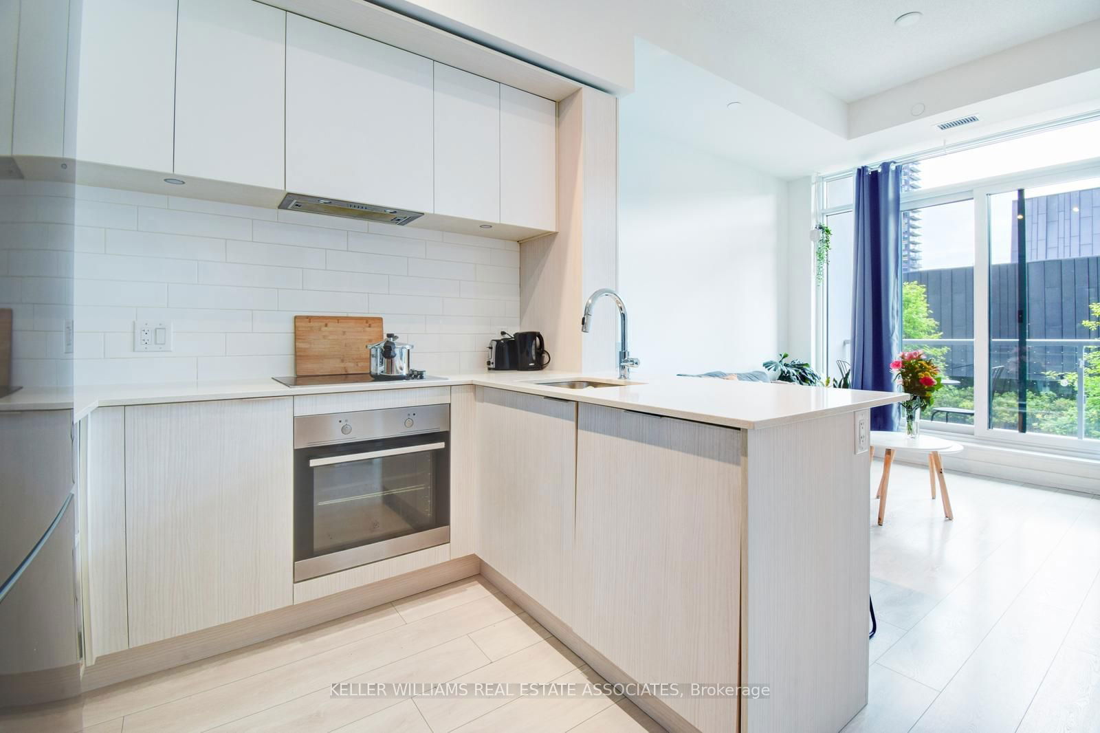 225 Sumach St, unit 201 for sale - image #9