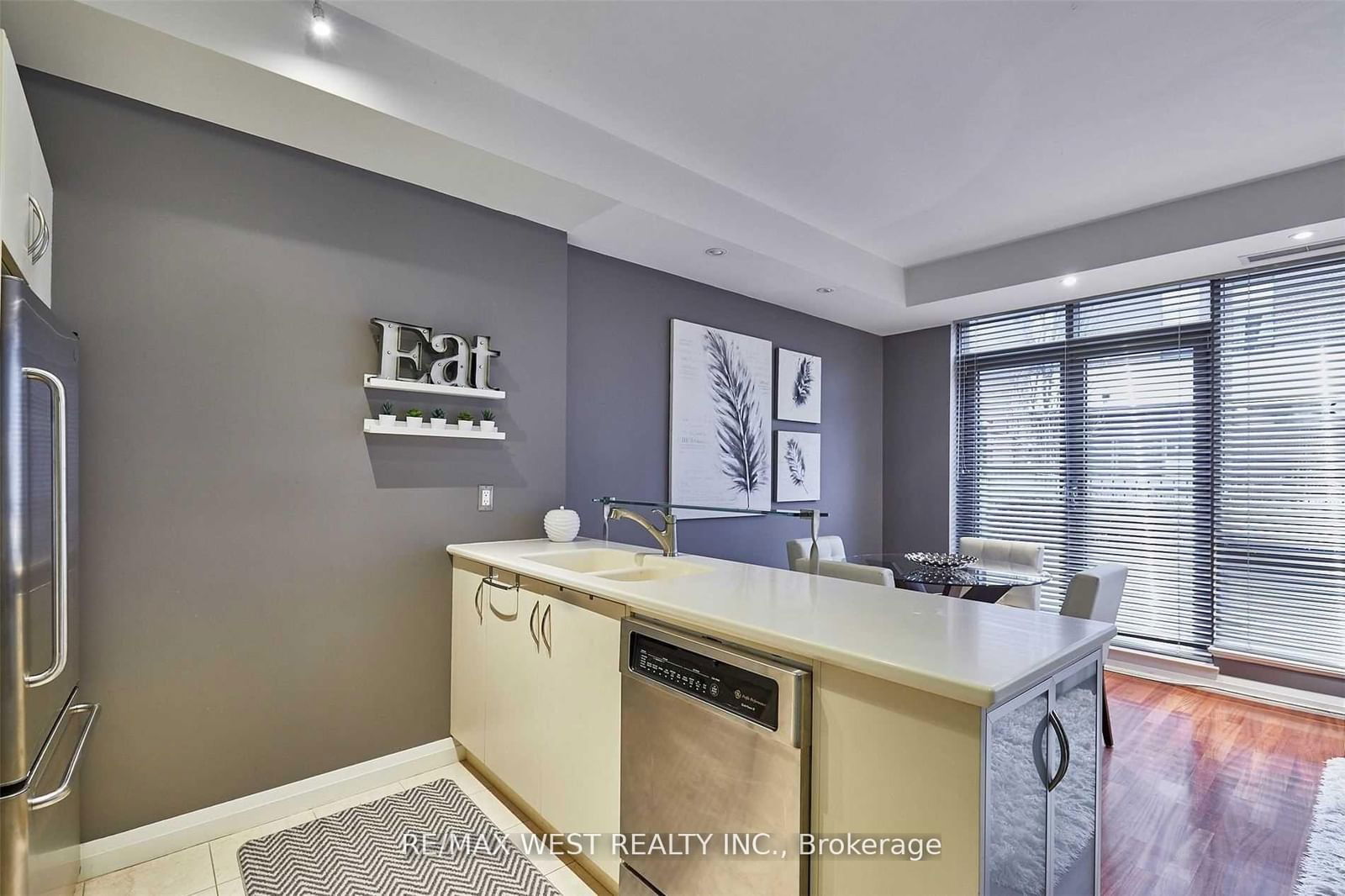 3 Mcalpine St, unit 108 for sale - image #5