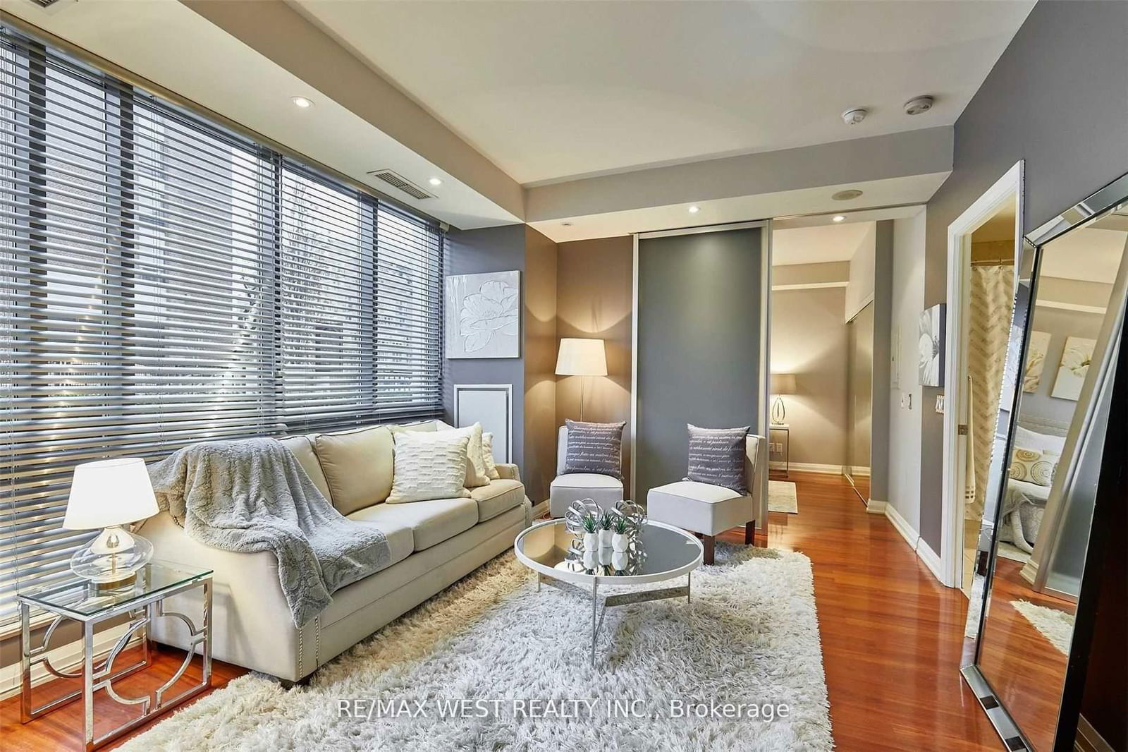 3 Mcalpine St, unit 108 for sale - image #8