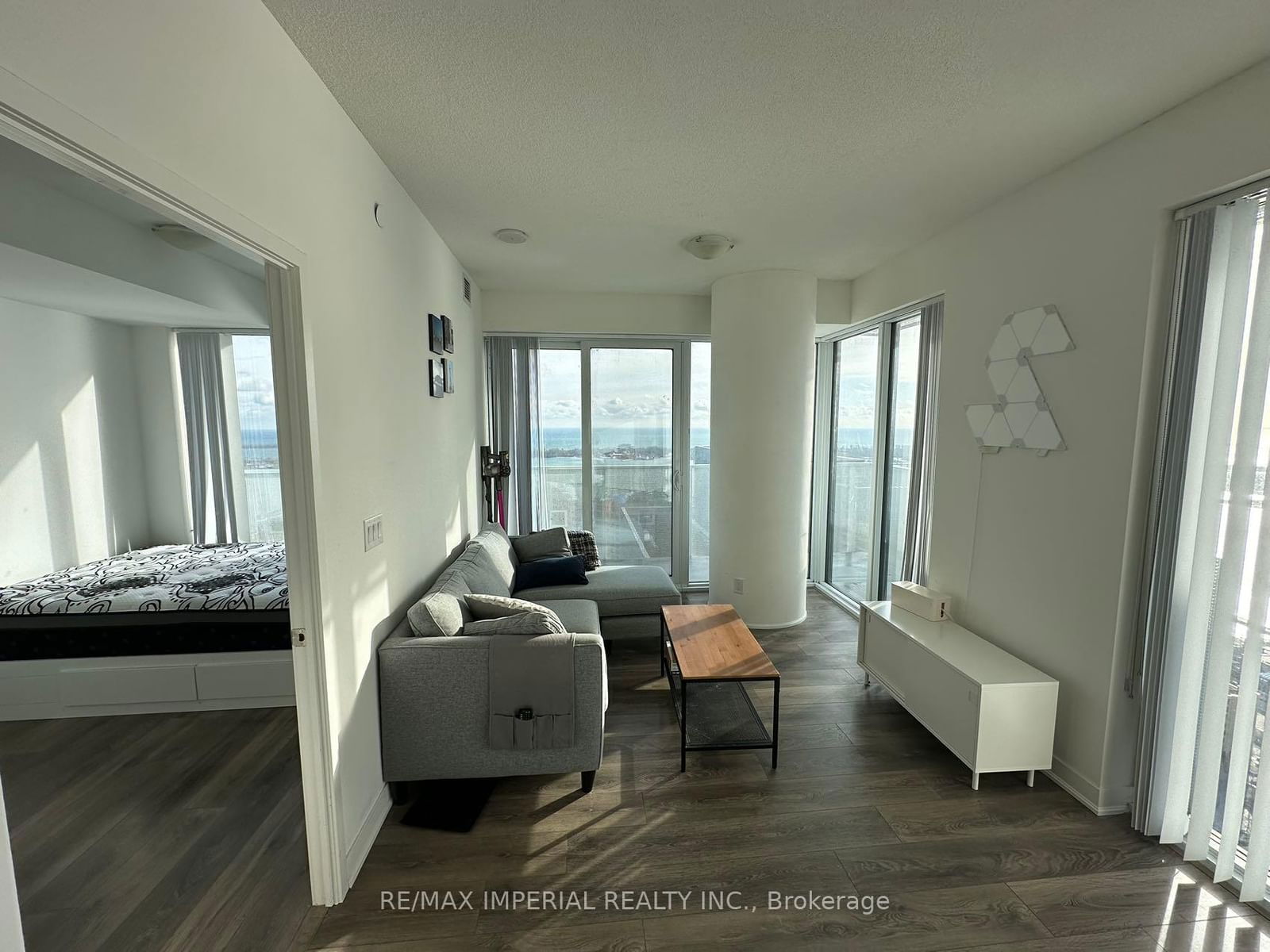 88 Harbour St, unit 4710 for rent - image #5