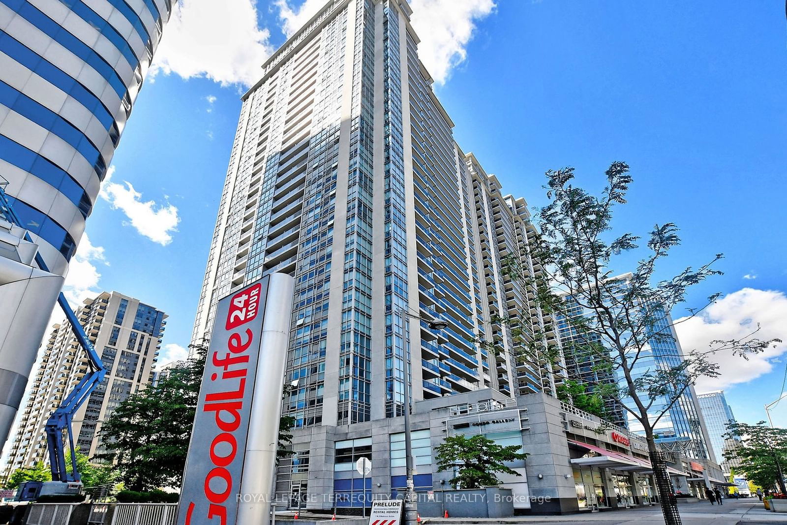 4978 Yonge St, unit 2002 for sale