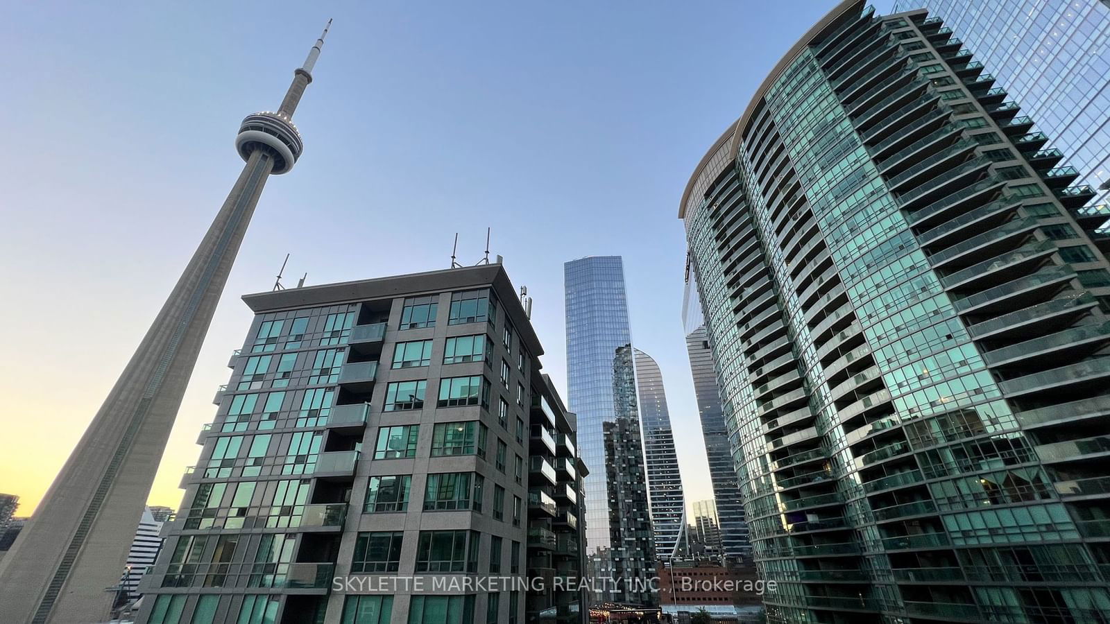 25 Lower Simcoe St, unit 1221 for rent - image #19