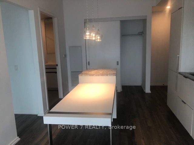 197 Yonge St, unit 1814 for rent - image #29