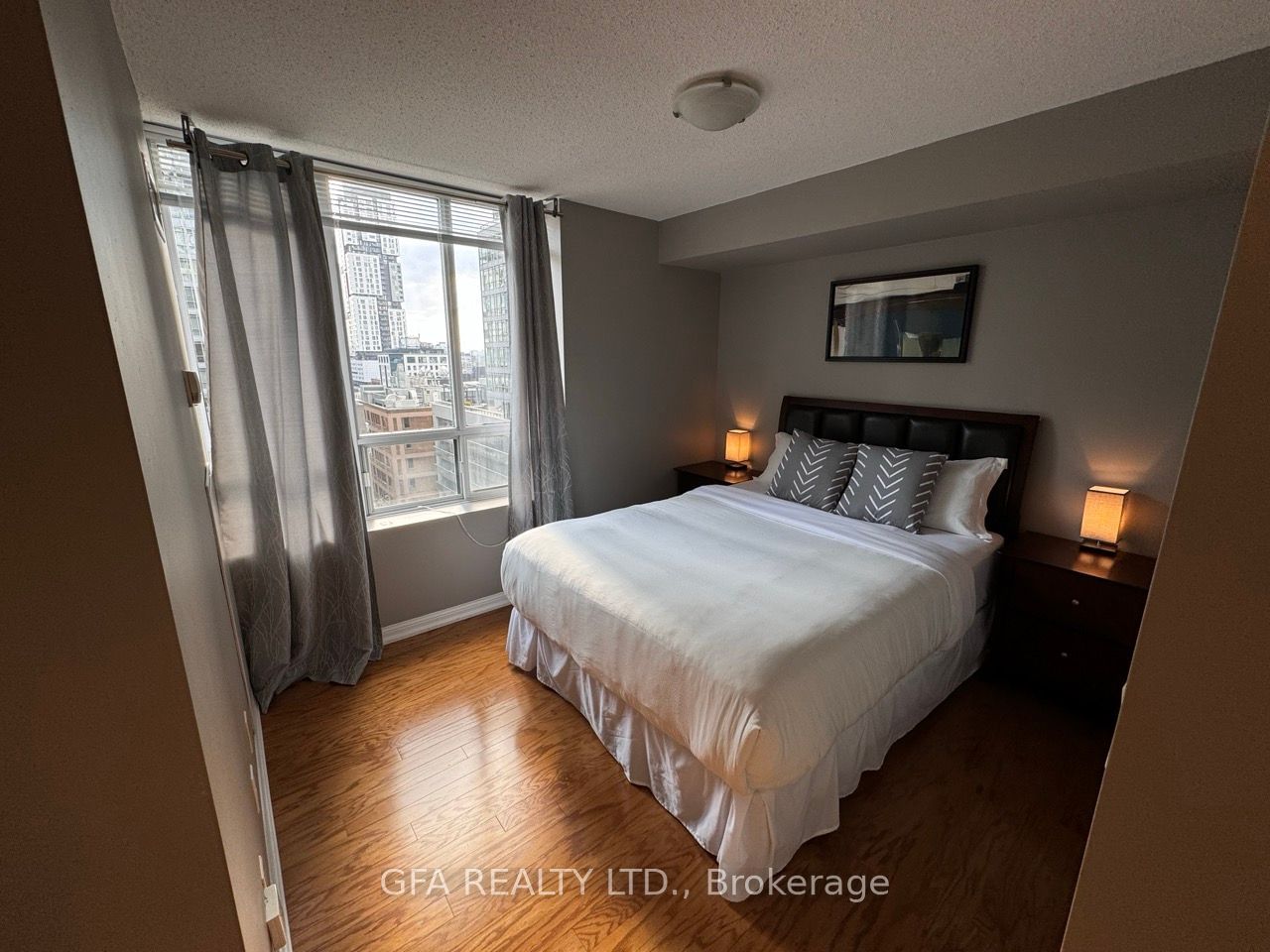 140 Simcoe St, unit 1319 for sale - image #11