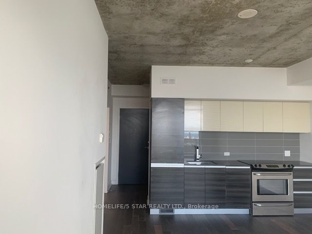 20 Minowan Miikan Lane, unit 1507 for rent - image #1