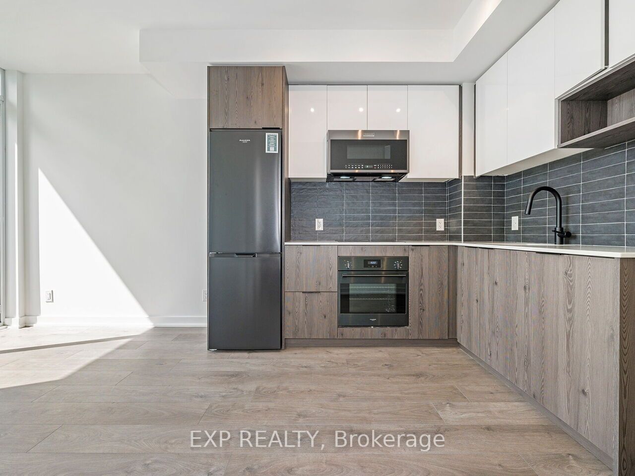 5 Defries St, unit 1201 for rent - image #8