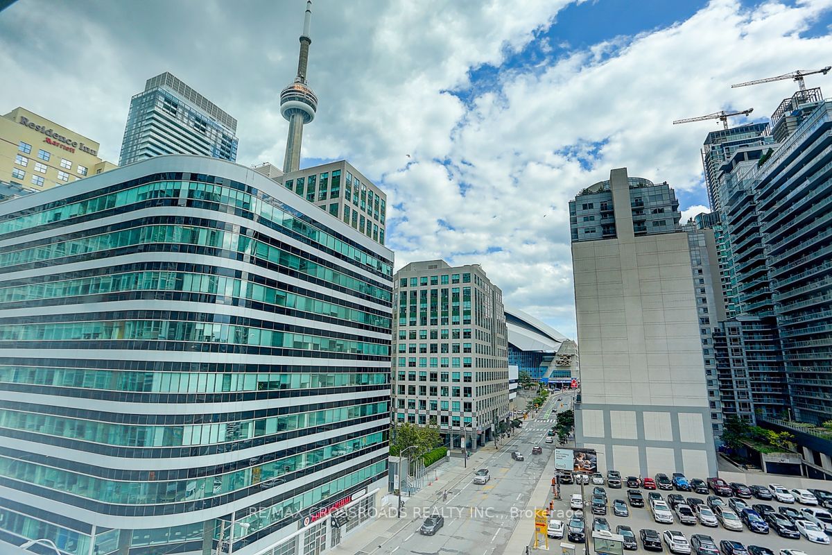 36 Blue Jays Way, unit 615 for sale - image #25