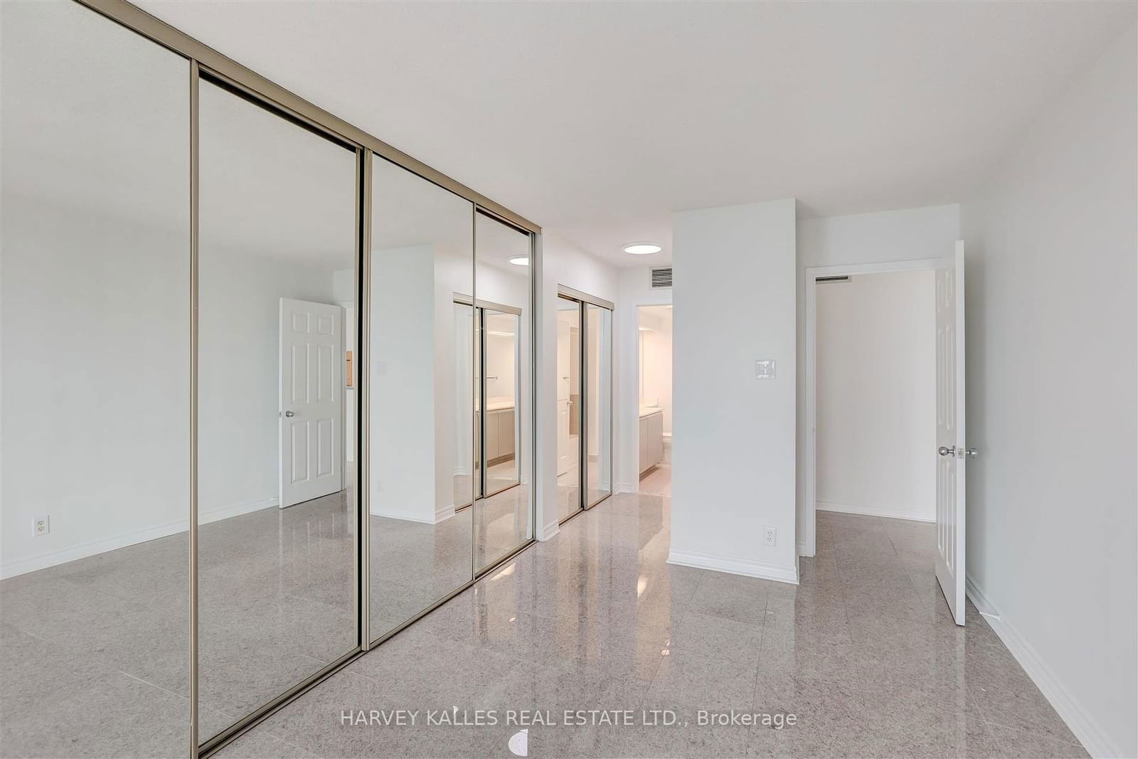 99 Harbour Sq, unit 2506 for rent - image #18