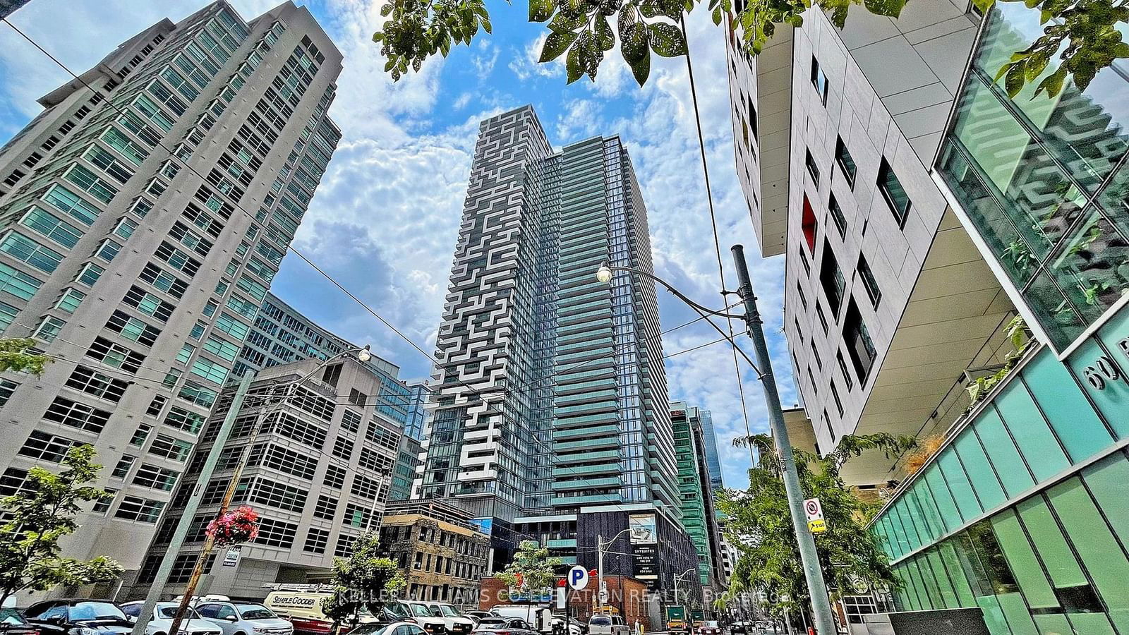 25 Richmond St E, unit 423 for sale