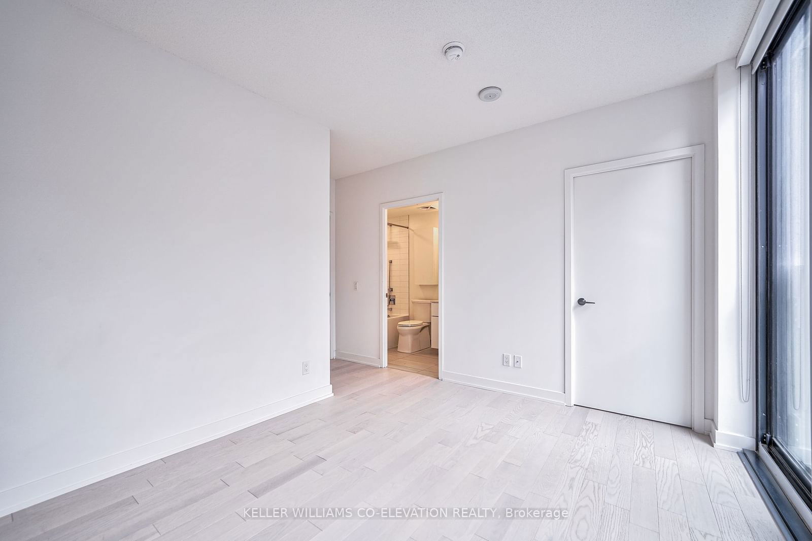 25 Richmond St E, unit 423 for sale - image #21