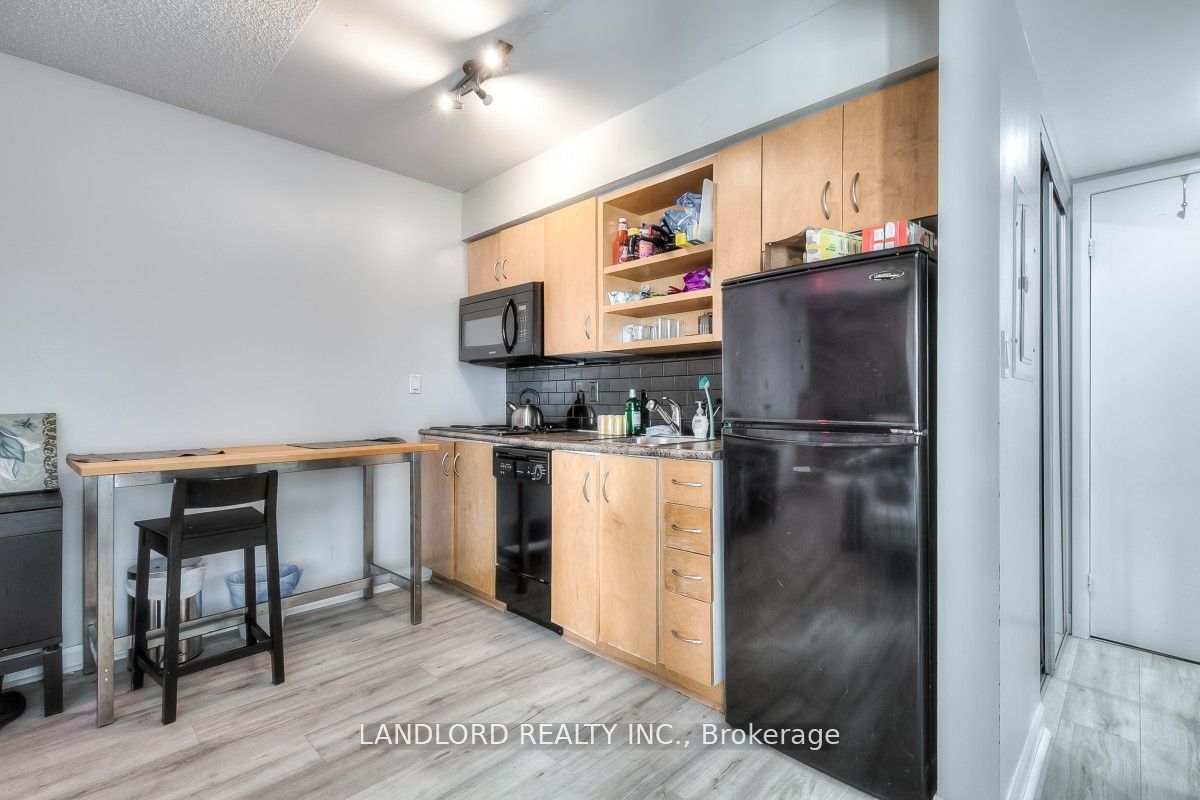 200 Victoria St, unit 1107 for rent - image #5