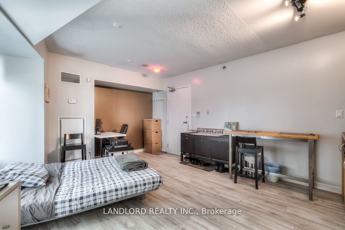 200 Victoria St, unit 1107 for rent - image #8