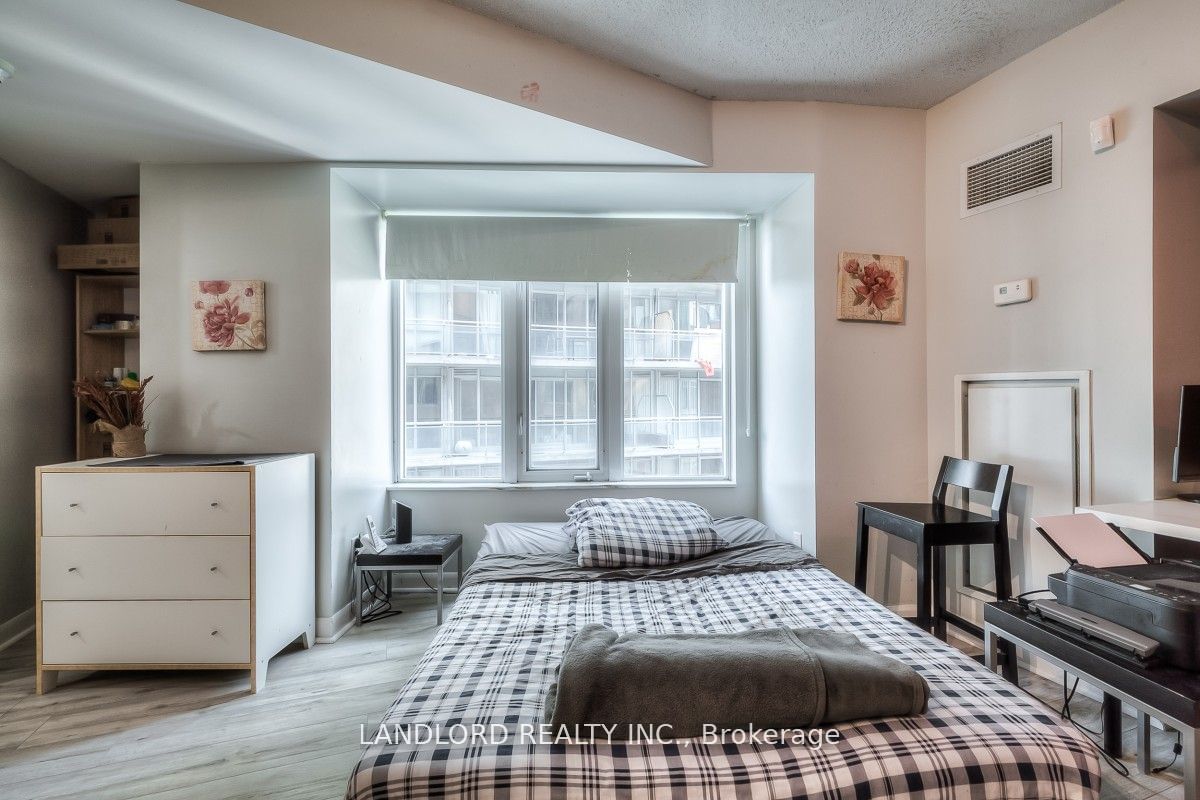 200 Victoria St, unit 1107 for rent - image #9