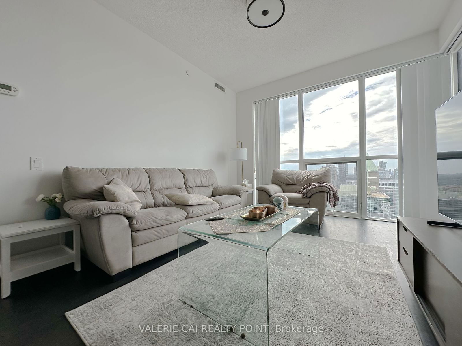 5162 Yonge St, unit LPH609 for sale