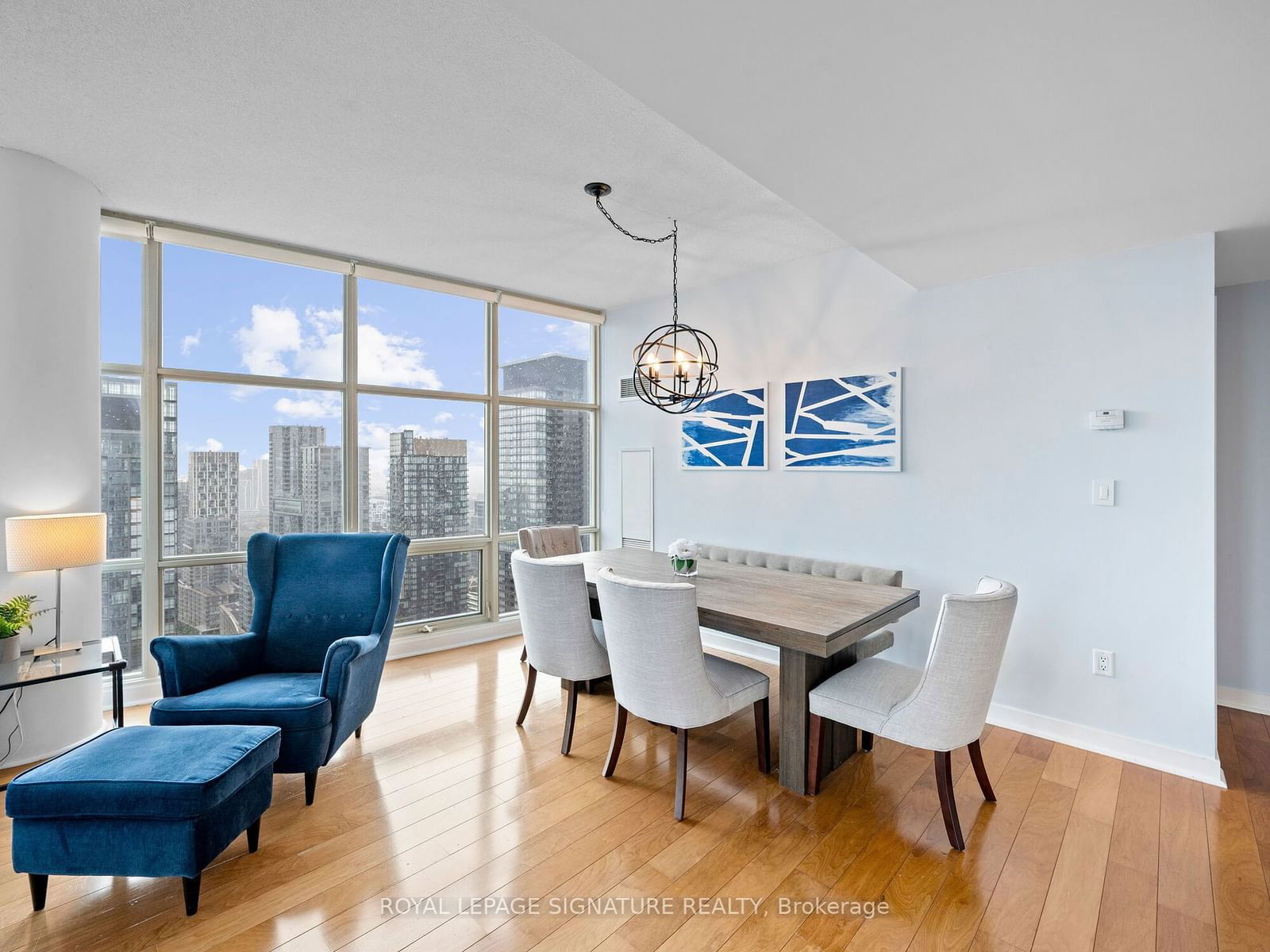 10 Navy Wharf Crt, unit 4509 for sale