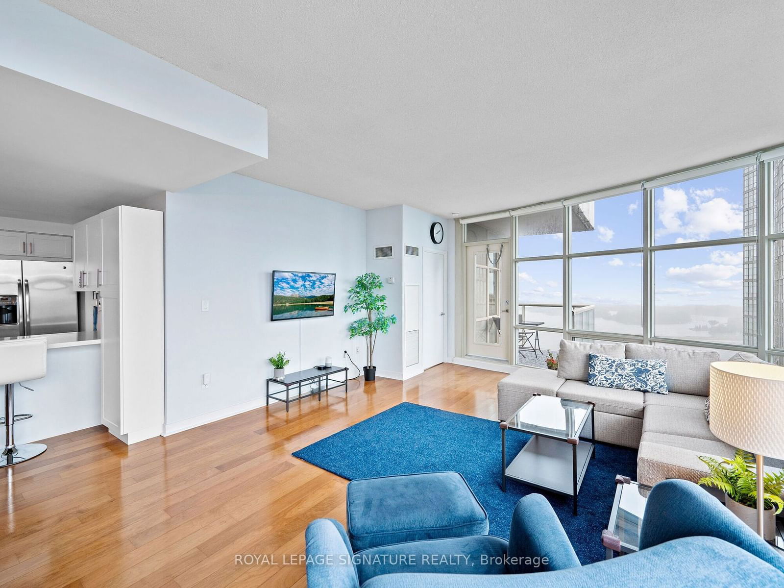 10 Navy Wharf Crt, unit 4509 for sale