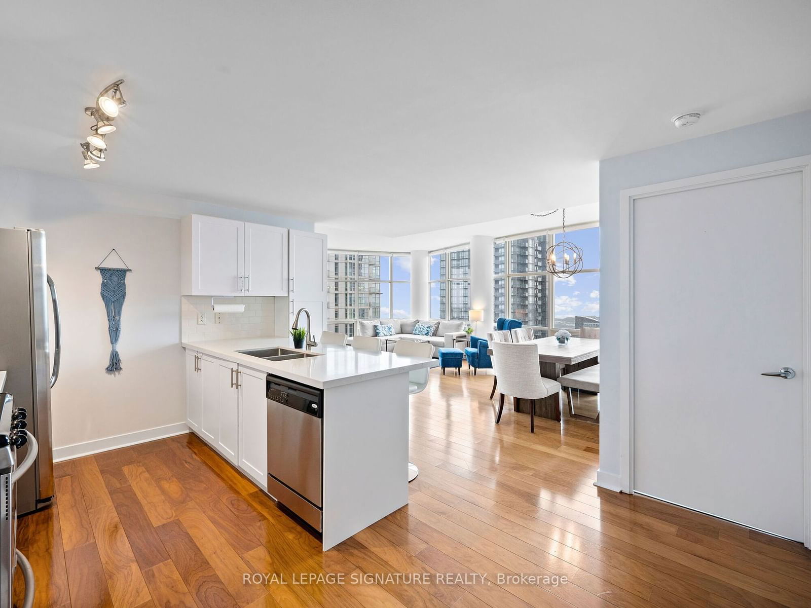 10 Navy Wharf Crt, unit 4509 for sale - image #5